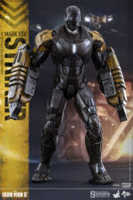 IRON MAN 3: IRON MAN MARK XXV (Mark 25) STRIKER 1/6 Action Figure 30 cm HOT TOYS