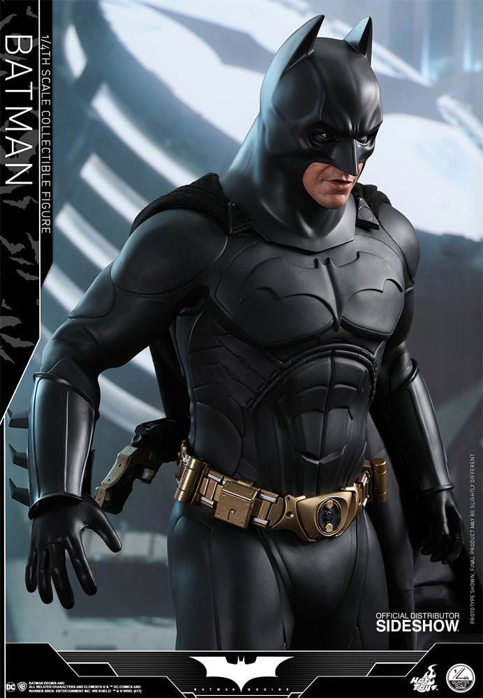 DC COMICS: BATMAN BEGINS - BATMAN (Christian Bale) 1/4 Action Figure 47 cm HOT TOYS - immagine 2