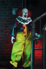 STEPHEN KING: IT "1990" - PENNYWISE CLOTHED RETRO Action Figure 20 cm