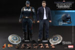 CAPTAIN AMERICA: the WINTER SOLDIER - CAPTAIN AMERICA & STEVE ROGERS 2-Pack 1/6 Action Figure 30 cm HOT TOYS