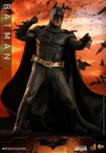 DC COMICS: BATMAN BEGINS - BATMAN (Christian Bale) EXCLUSIVE 1/6 Action Figure 32 cm HOT TOYS